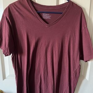 Gap Men’s Burgandy Maroon V-Neck Tee Shirt Large Short Sleeve EXCELLENT COND